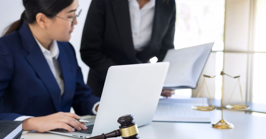 Here is a brief guide of the top 6 steps to take to become a lawyer.